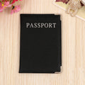 1 étui de passeport noir en similicuir PU, vendu vide.