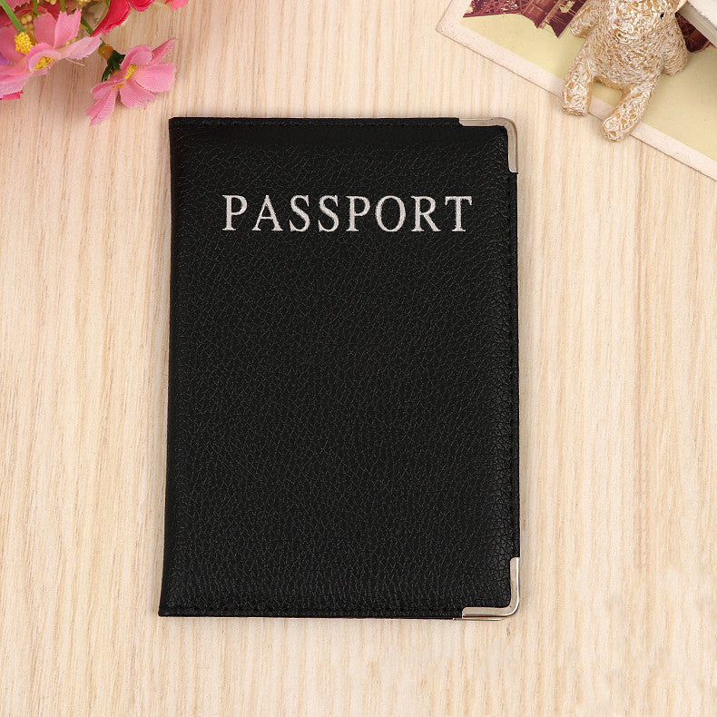 1 étui de passeport noir en similicuir PU, vendu vide.